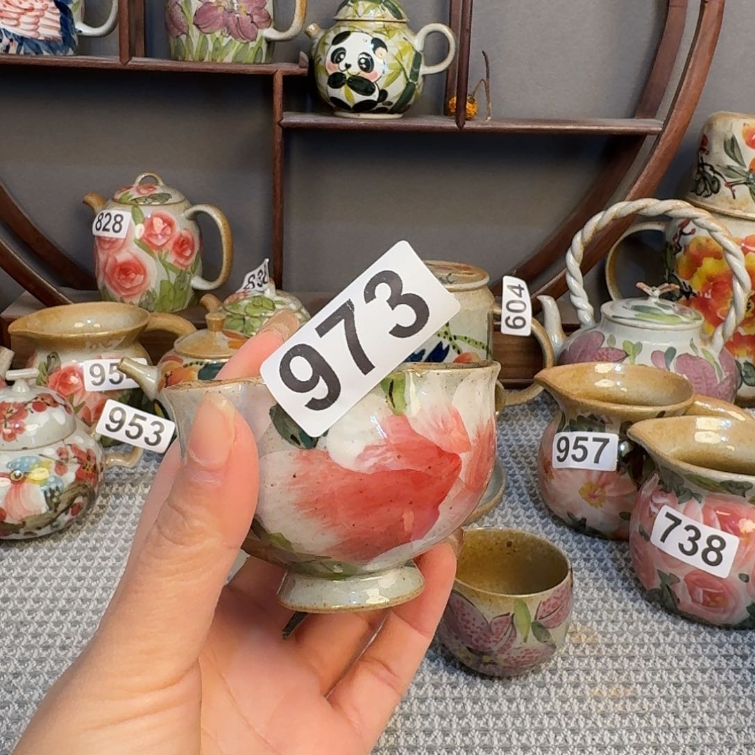 摆件X****咪景德镇手工制作