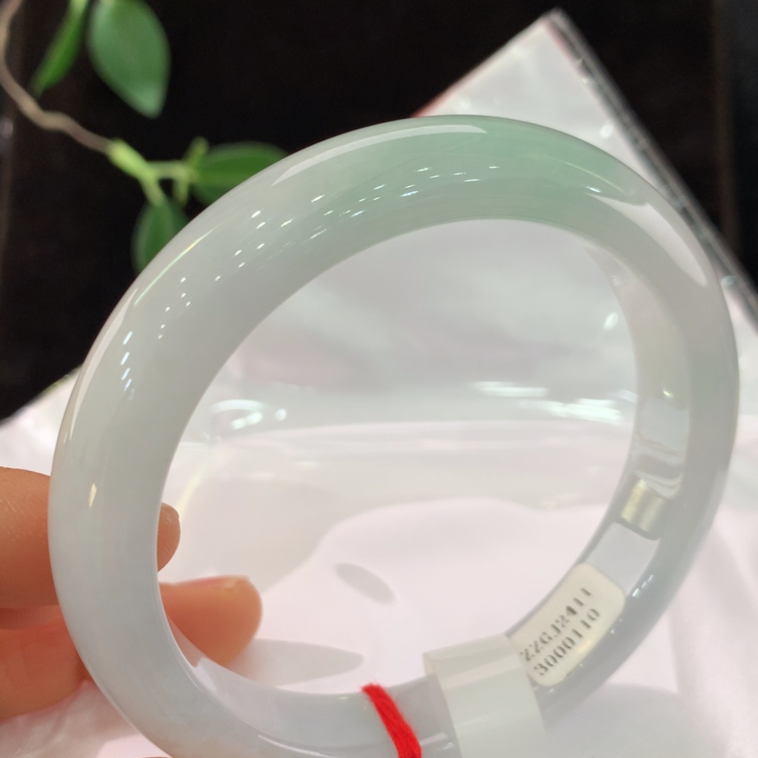 翡翠手镯未镶嵌111-0110