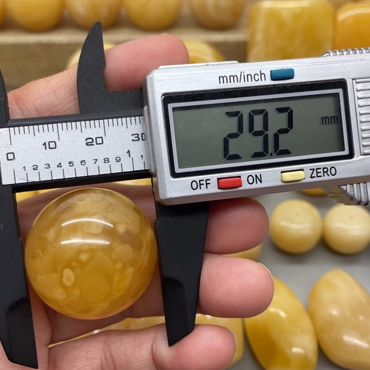 琥珀裸石未镶嵌蜜蜡