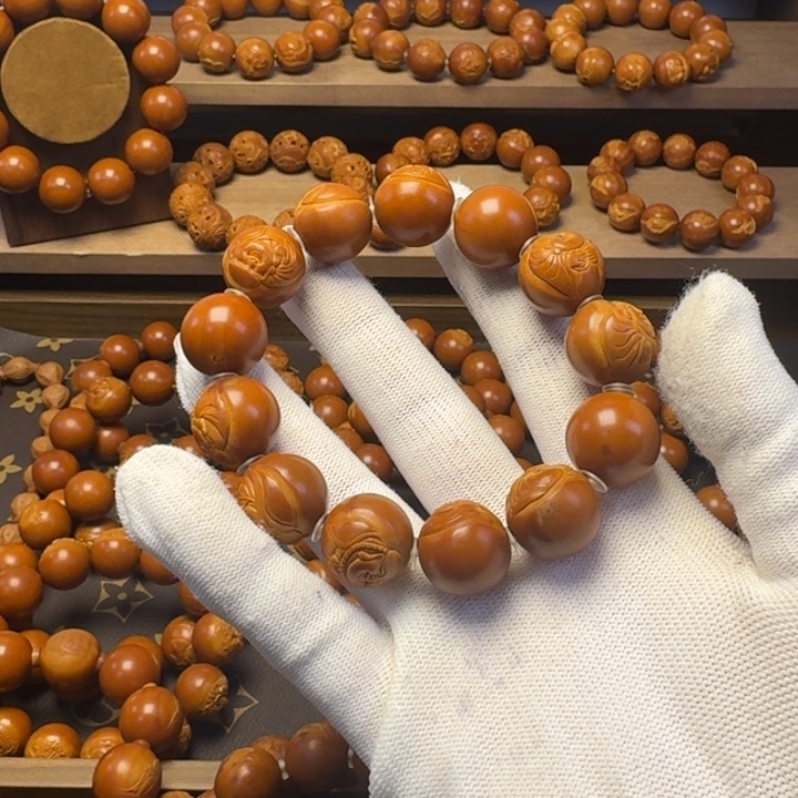 听***容手串橄榄核1.8弥勒