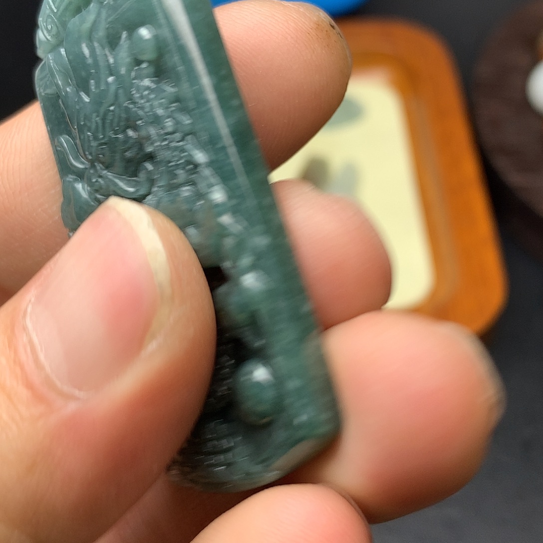 翡翠未镶嵌颈饰翡翠首饰和翡翠珠宝