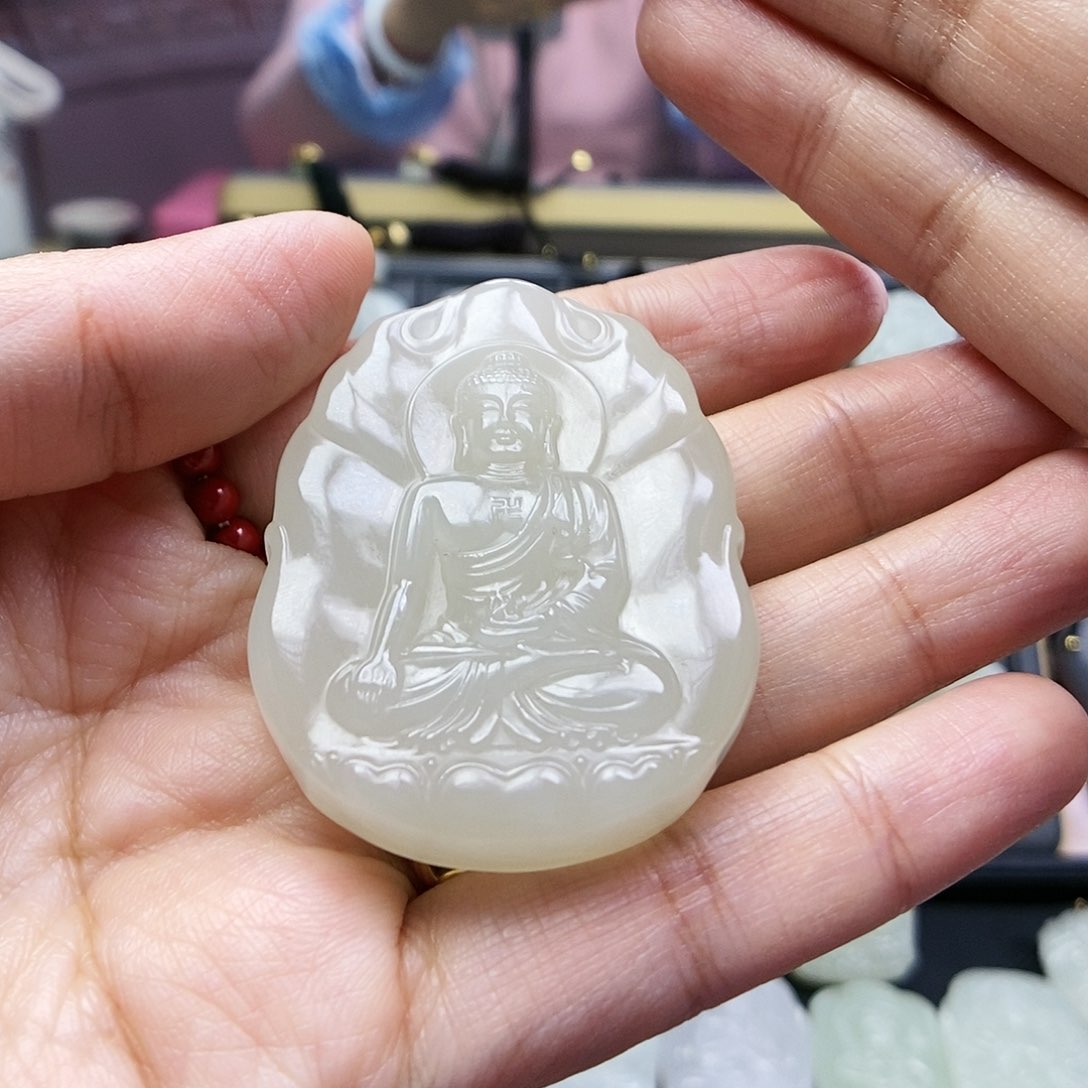 和田玉颈饰未镶嵌?****Y