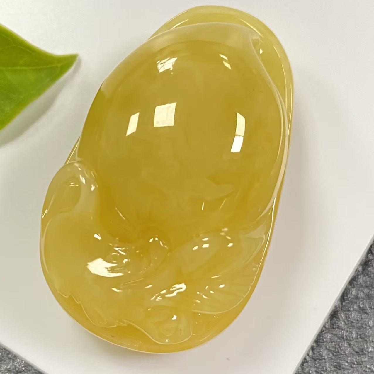 「戴琴珠宝」Q1265-蜜蜡雕刻件吊坠（多样性发其一）