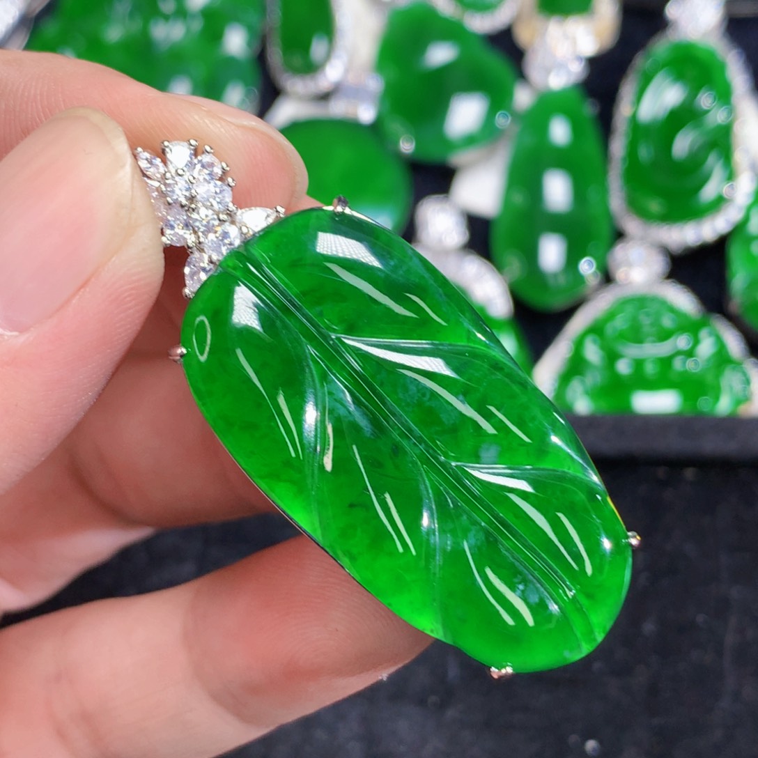 翡翠未镶嵌颈饰翡翠