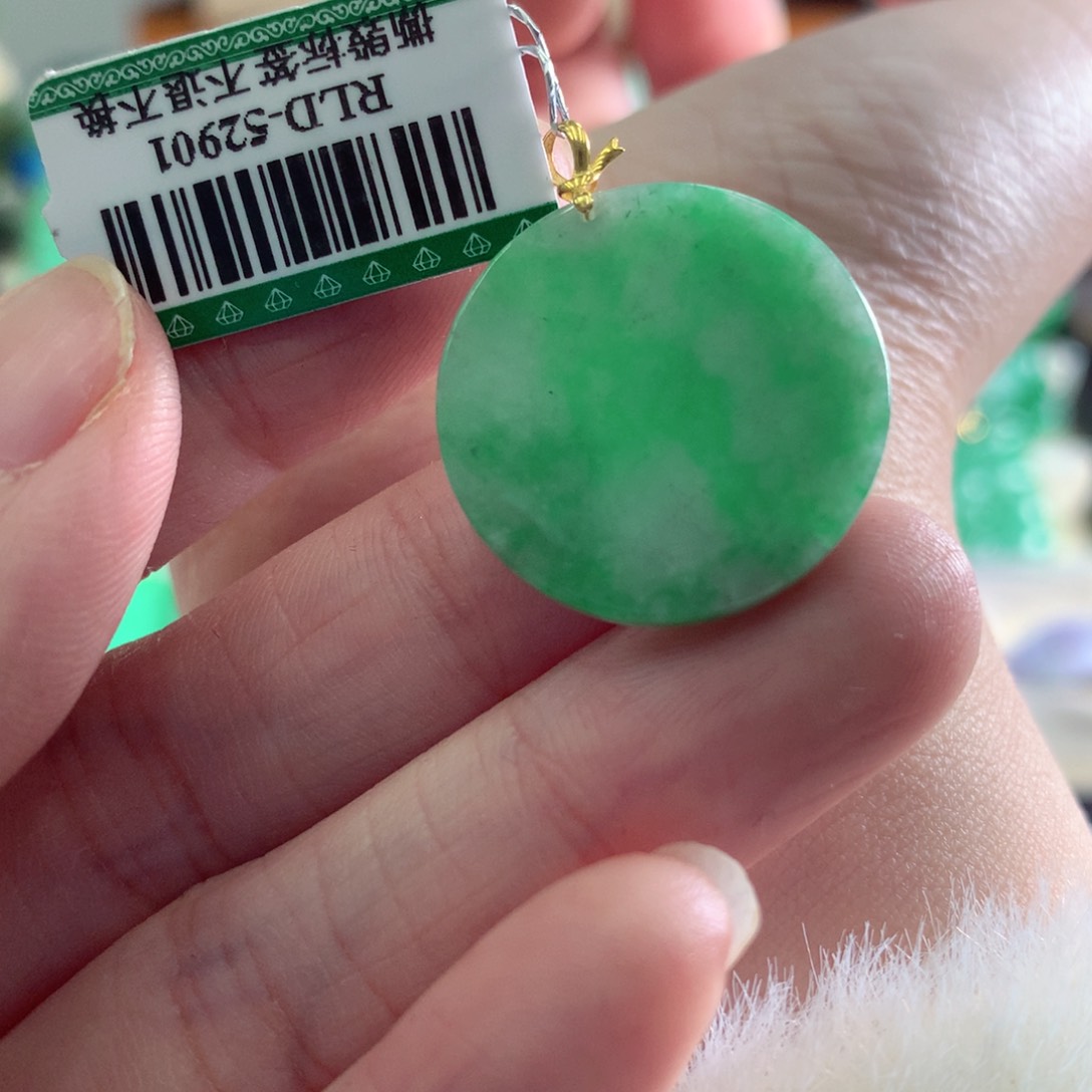翡翠吊坠(不含链)18K金镶嵌