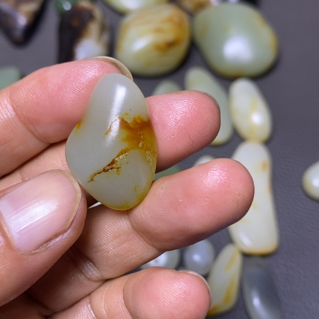 和田玉未镶嵌挂件