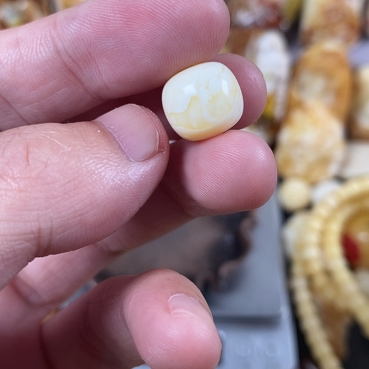 裸石琥珀未镶嵌我