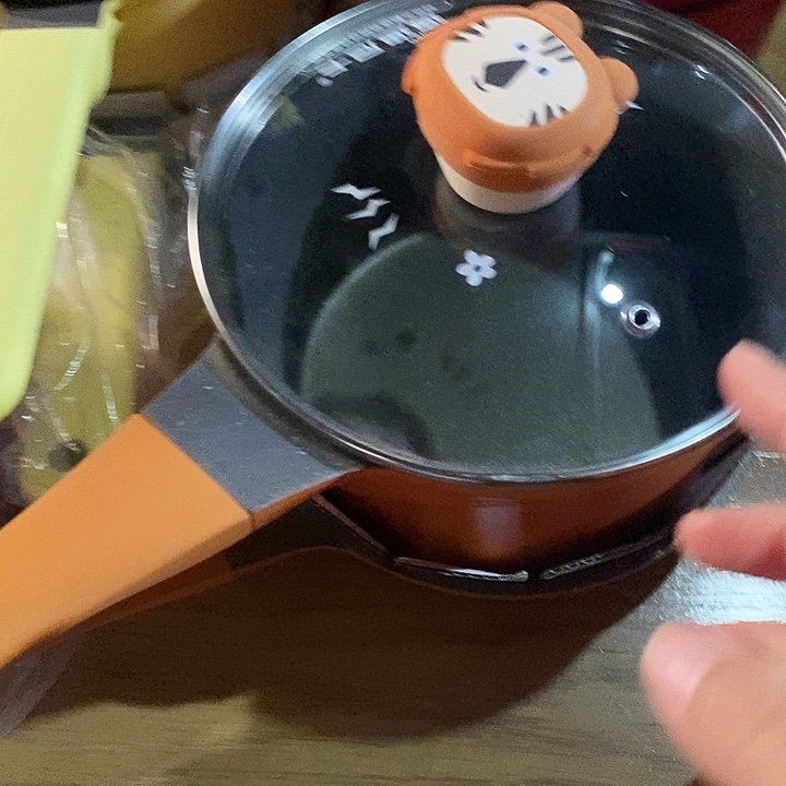 旺****橙色狮子煎锅无盖无勺