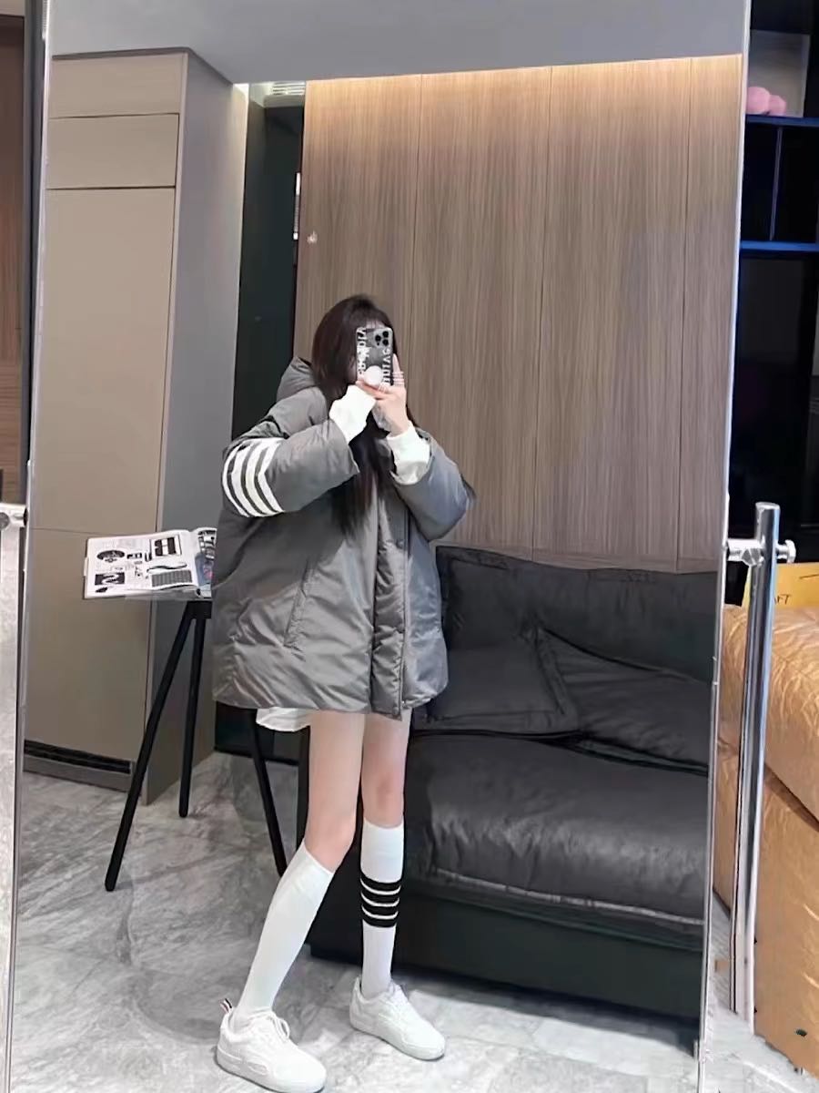 秋冬学院风情侣经典款连帽羽绒服女