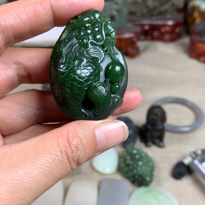 ****快和田玉（糖玉）未镶嵌手镯