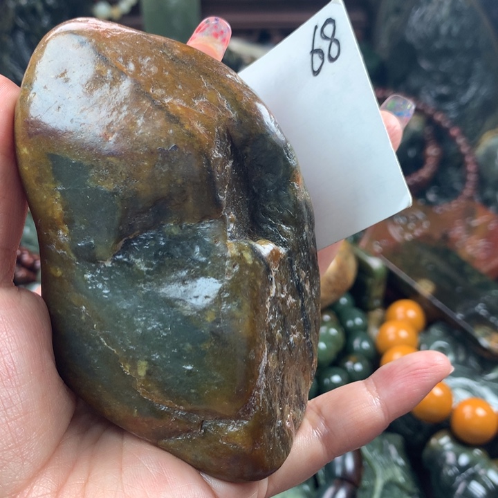 透闪石质玉未镶嵌珠宝奇石