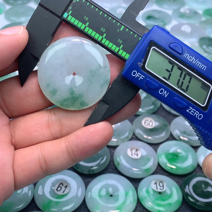 翡翠颈饰未镶嵌缅甸天然A货翡翠