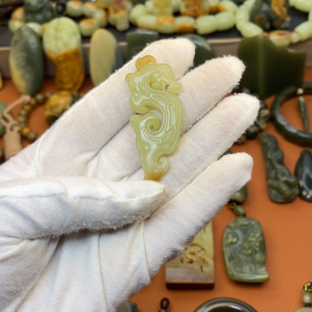 用***9岫岩老玉（透闪石质玉）未镶嵌挂件