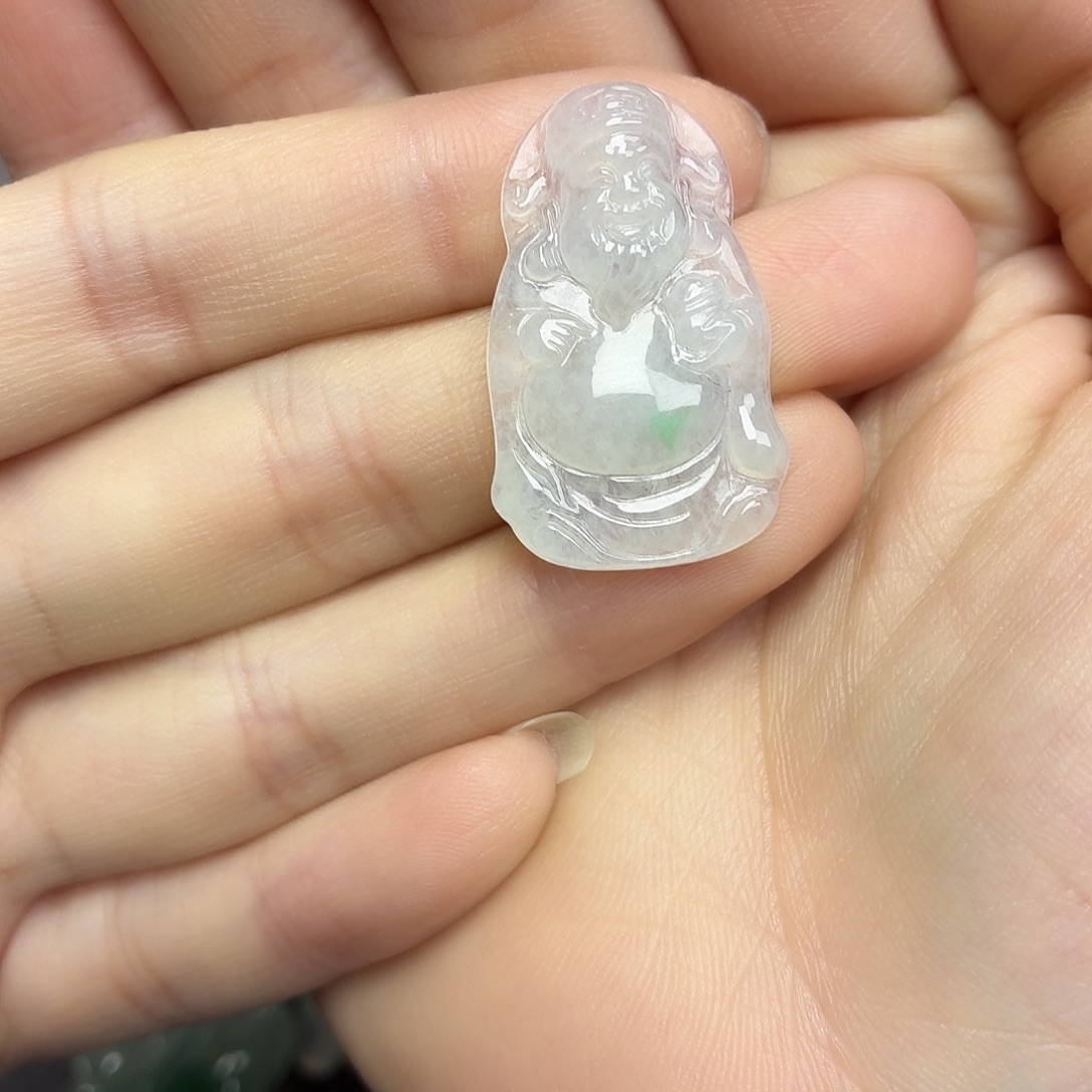 翡翠未镶嵌颈饰飘绿财