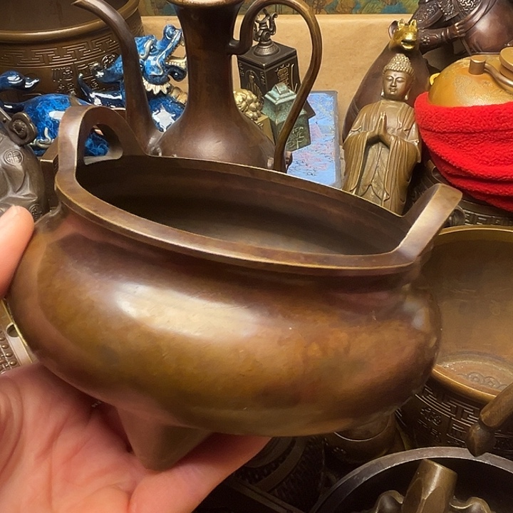 精美铜器批发档口