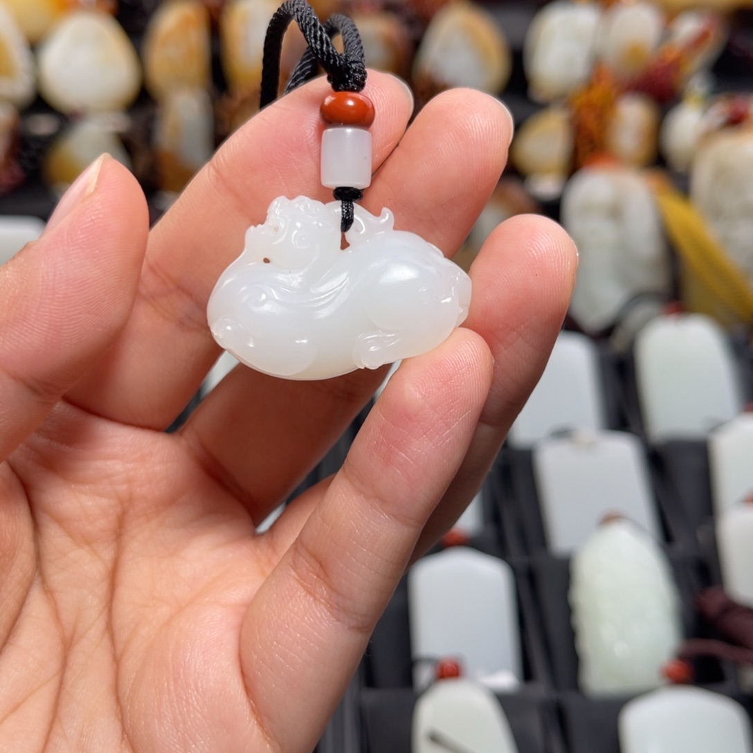 和田玉未镶嵌颈饰纯手工福利款【貔貅】