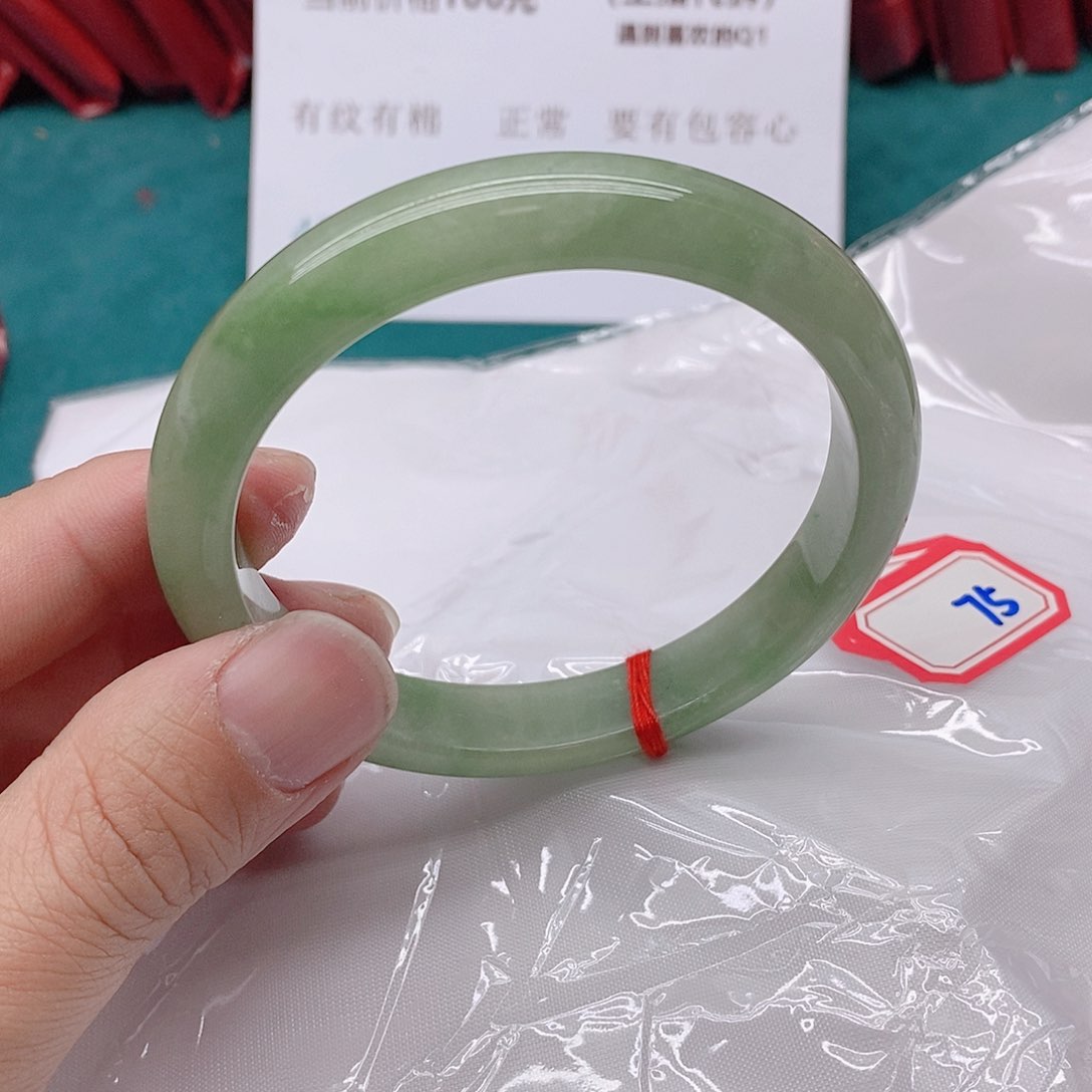 翡翠手镯未镶嵌沐**风755555555