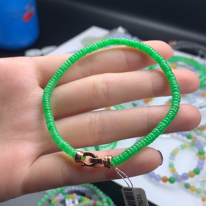 翡翠手镯未镶嵌卡