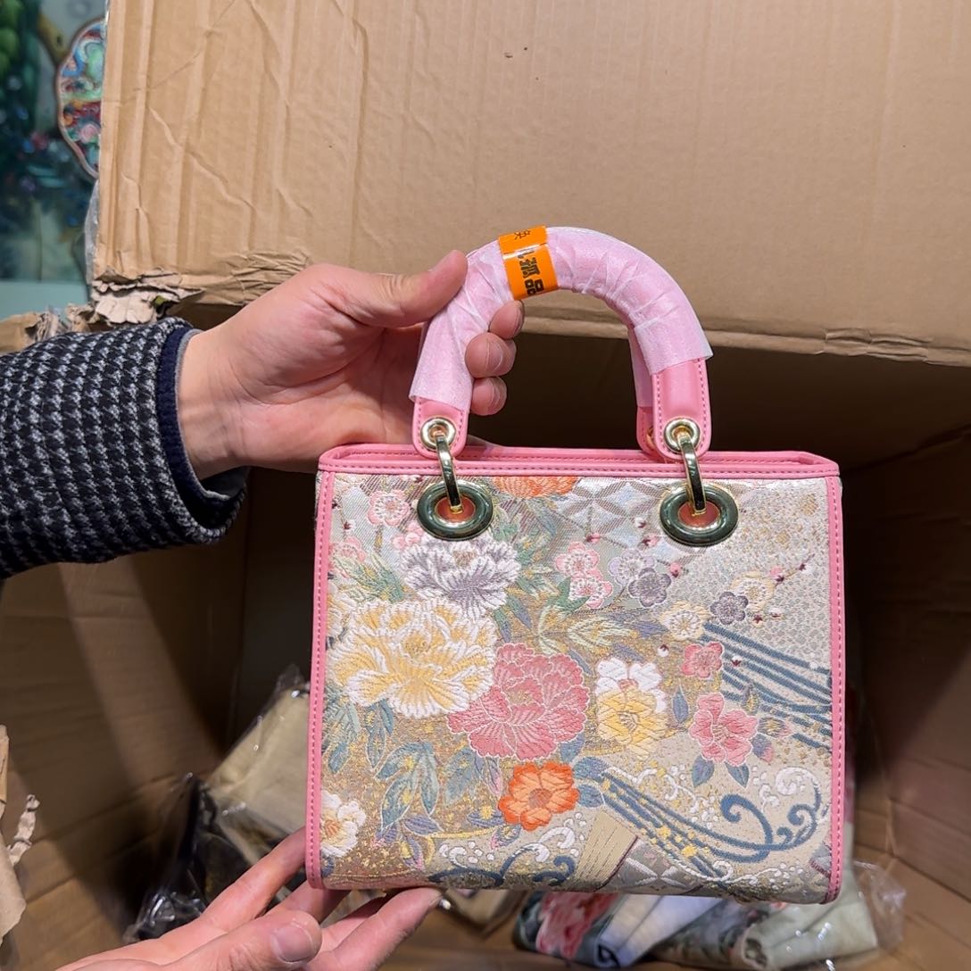 刺绣刺绣工艺精湛