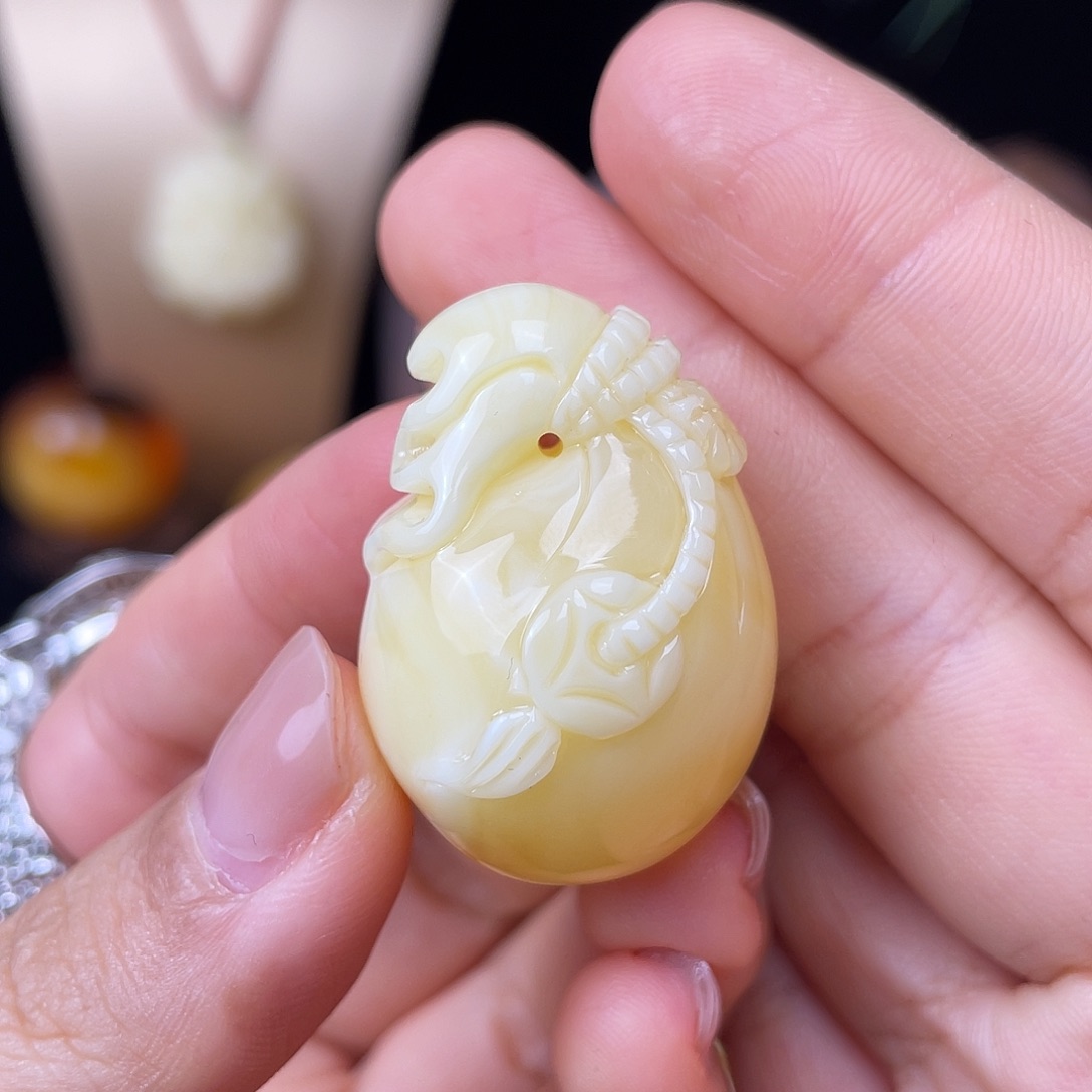 琥珀未镶嵌珠宝奇石