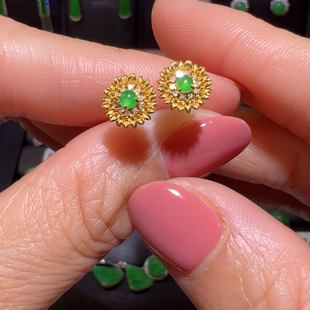 翡翠颈饰18K金镶嵌耳钉