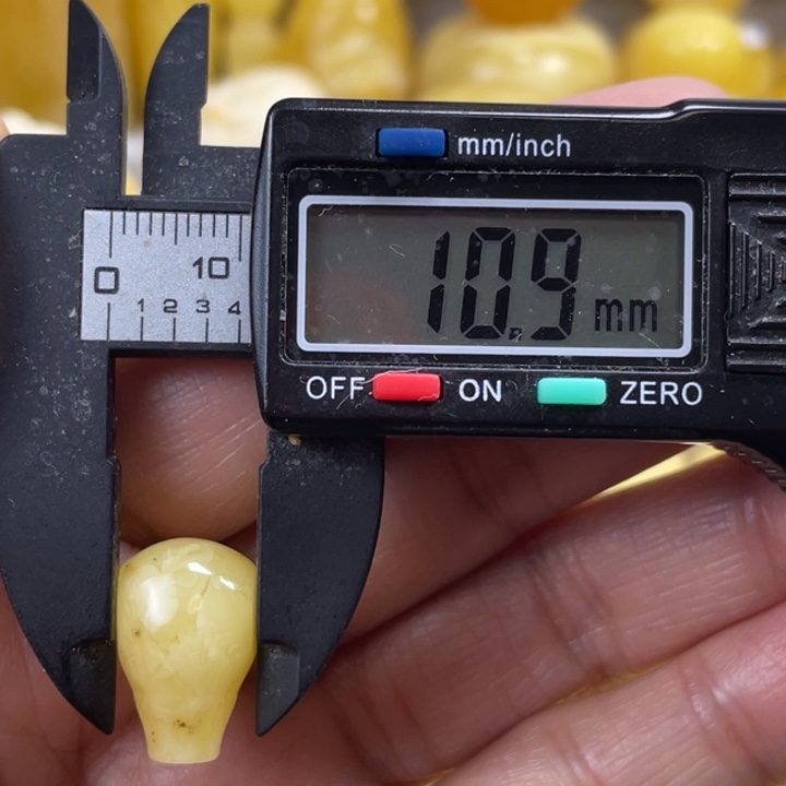 蜜蜡未镶嵌裸石18杂