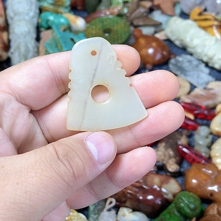 和田玉未镶嵌颈饰32