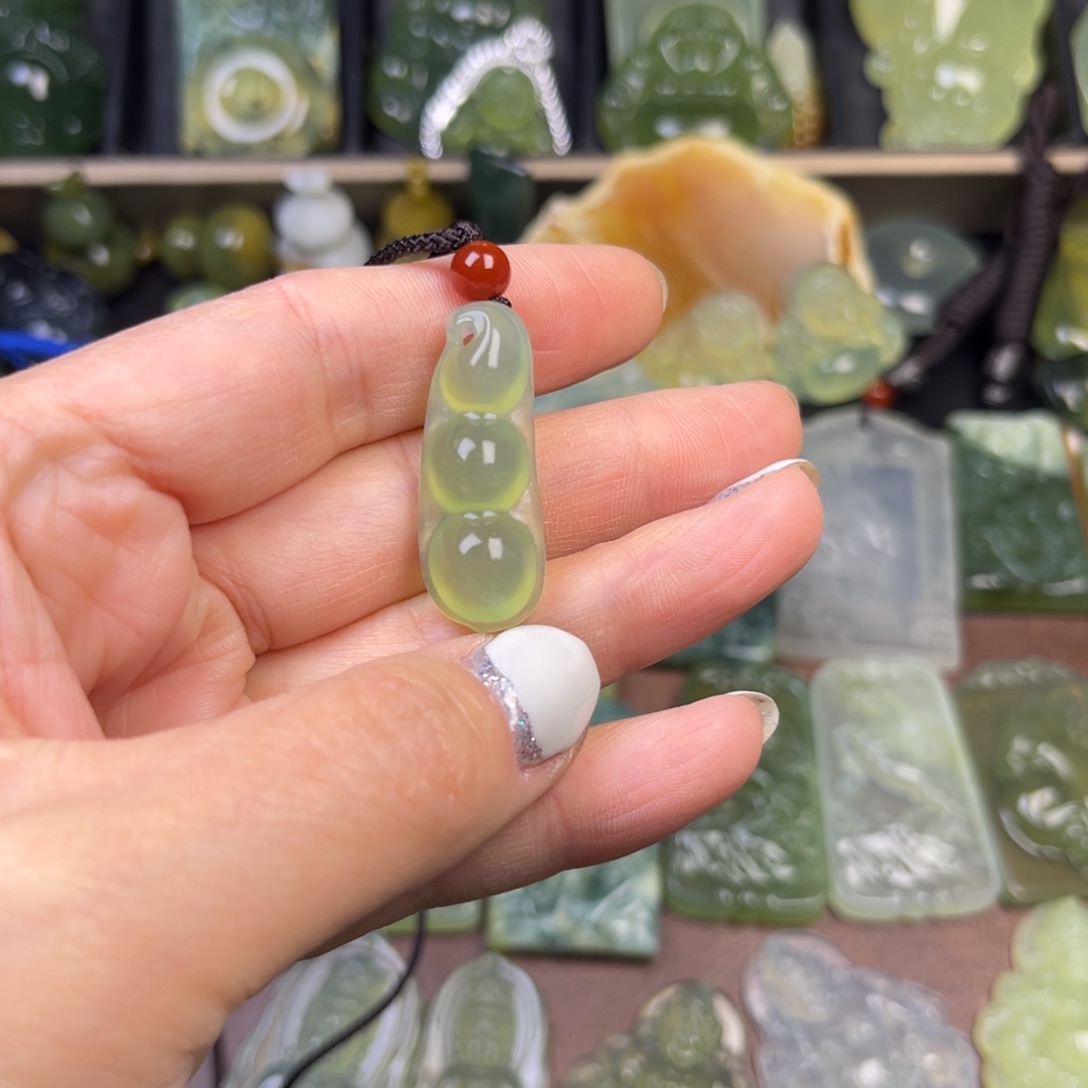 蛇纹石玉未镶嵌吊坠(赠链)