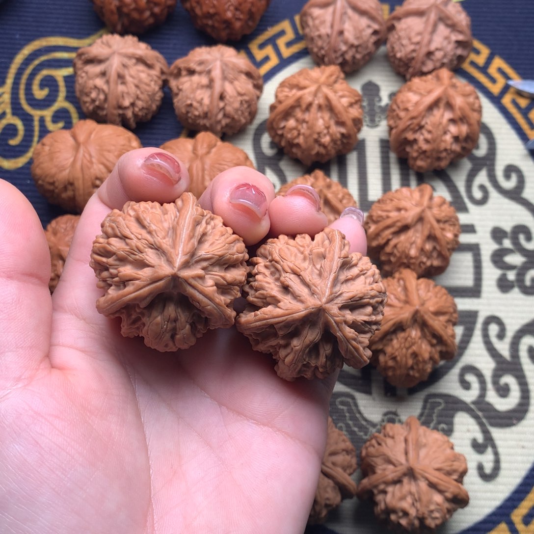 文玩核桃吊坠文山38