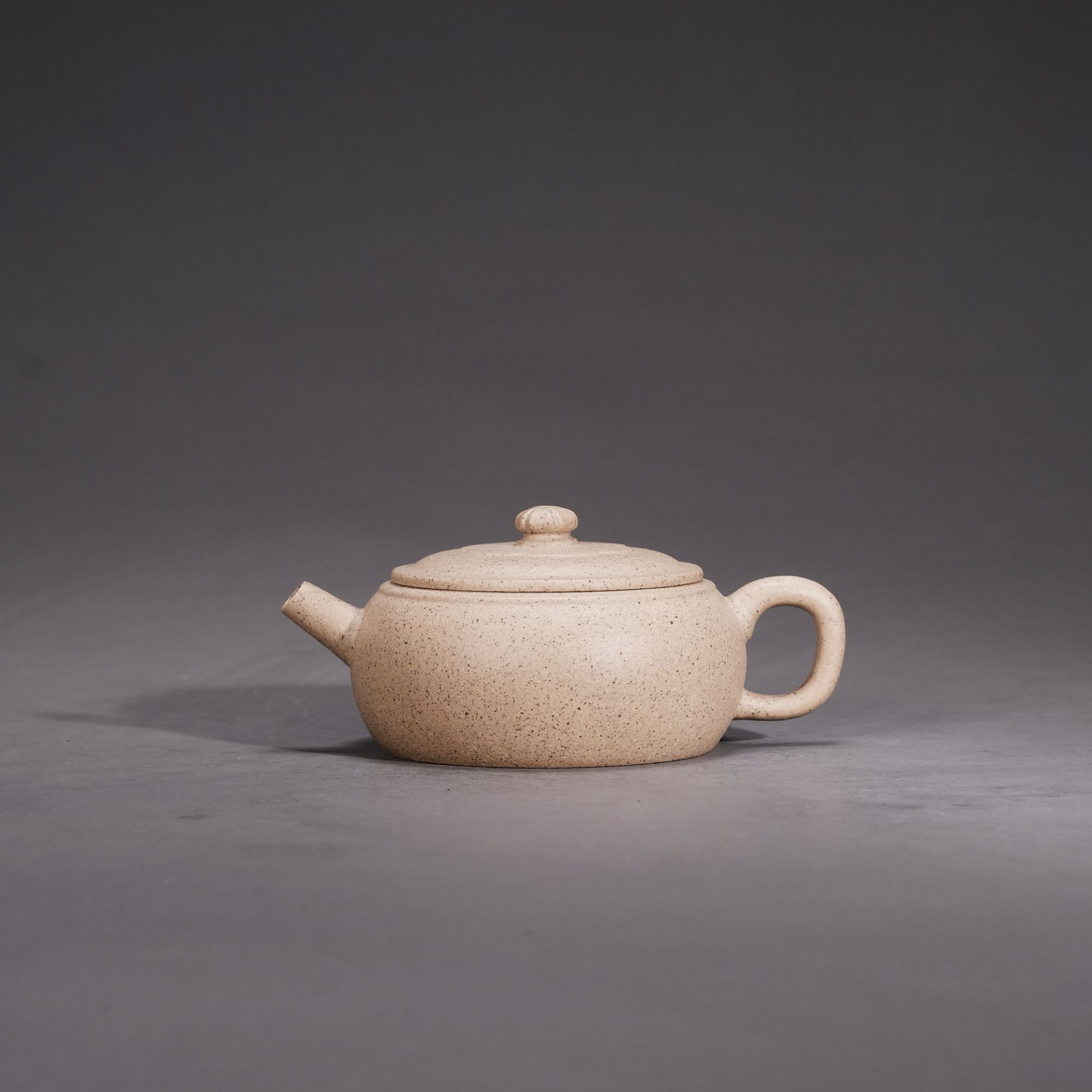 【宜子孙】天茶星周季山菊钮石鼓.容量130cc