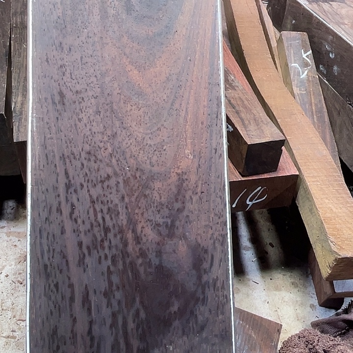 交趾黄檀（大红酸枝）