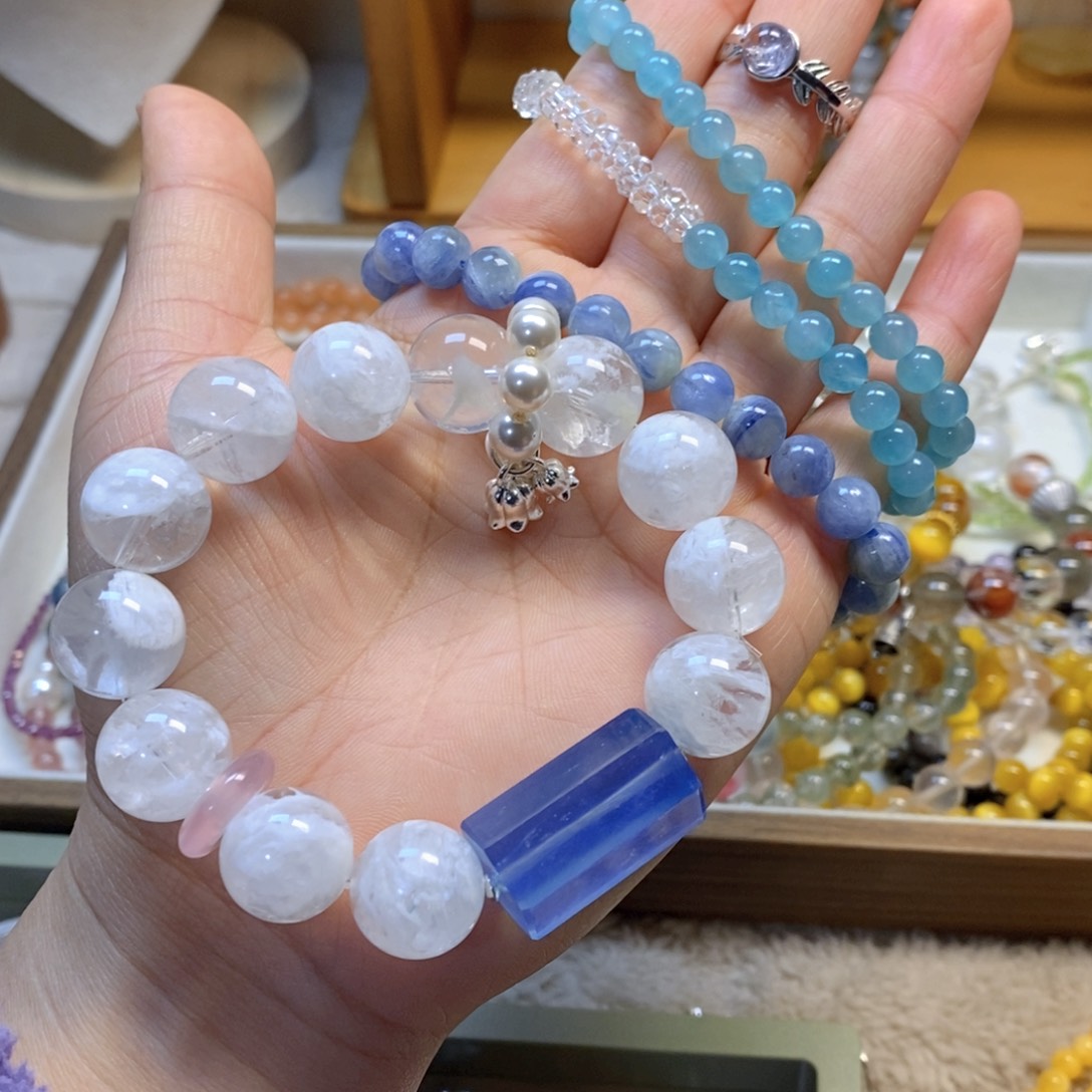 颈饰未镶嵌水晶，