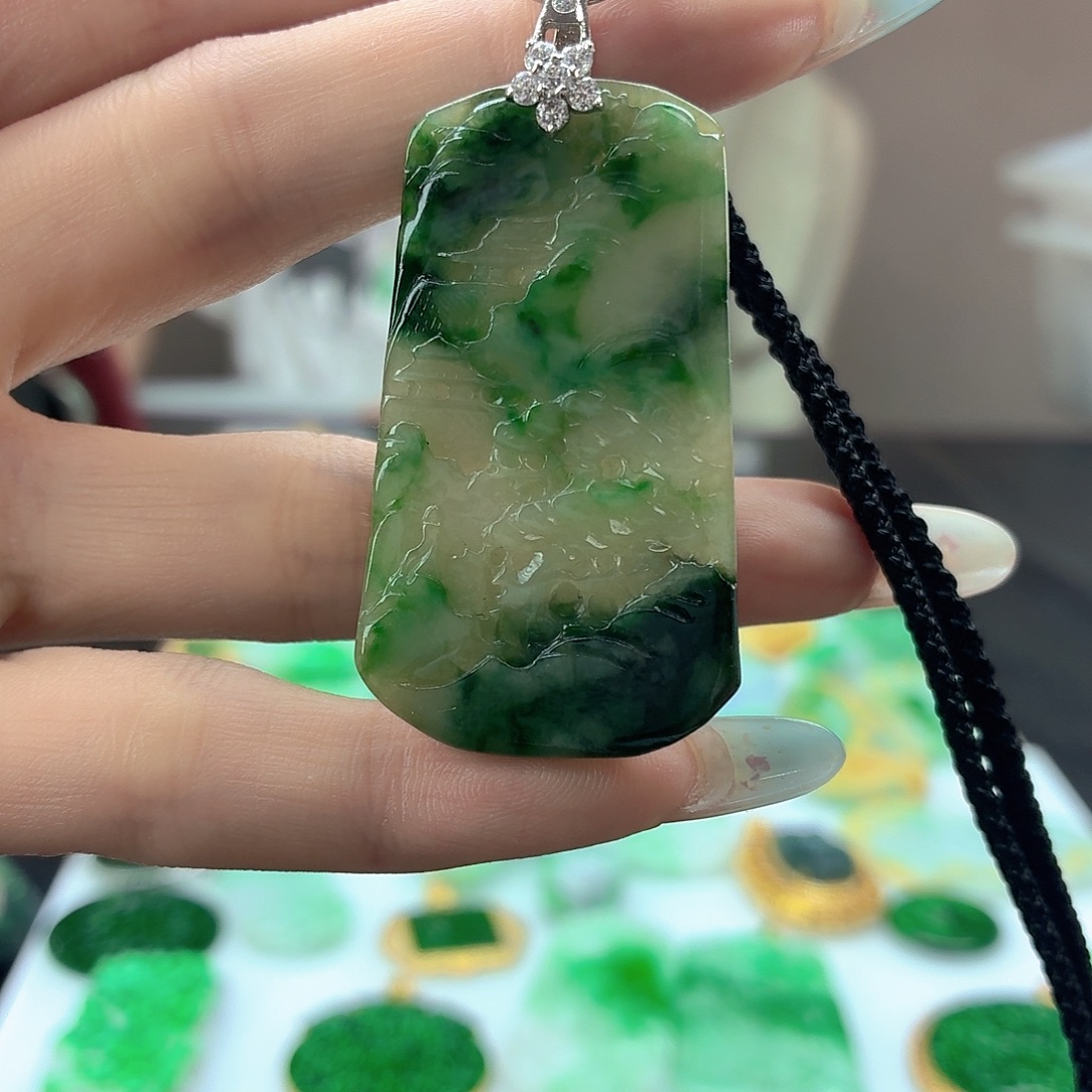 翡翠未镶嵌颈饰翡翠