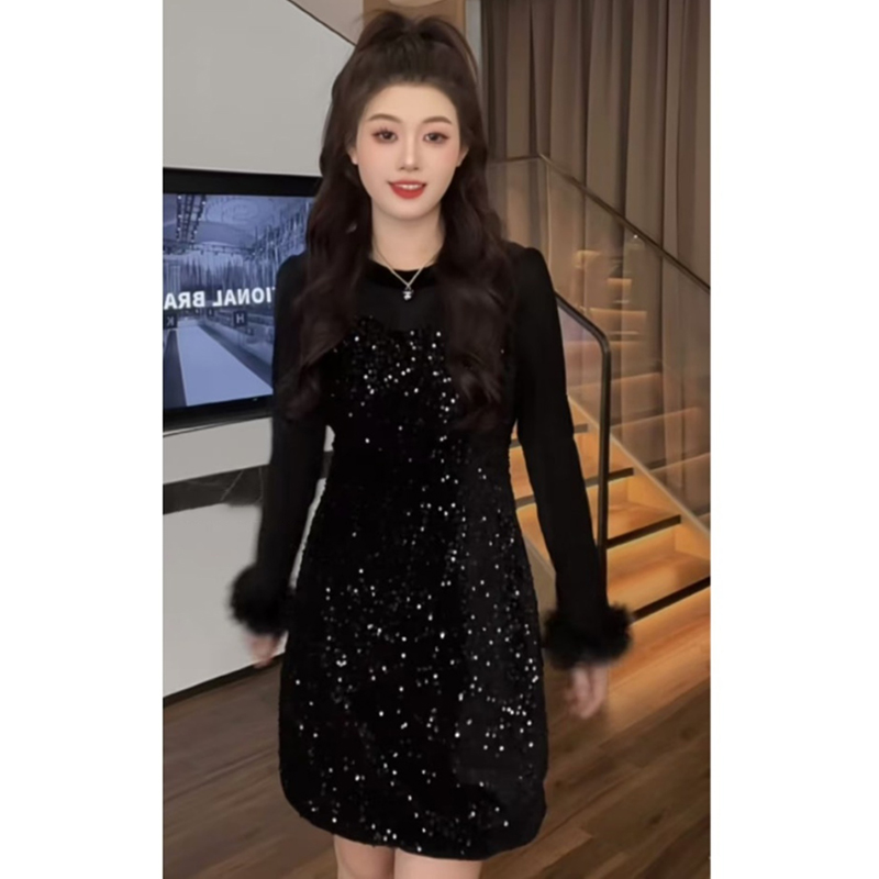 气质高级感连衣裙2025新款赫本风小黑裙遮肉显瘦包臀短裙子D0052