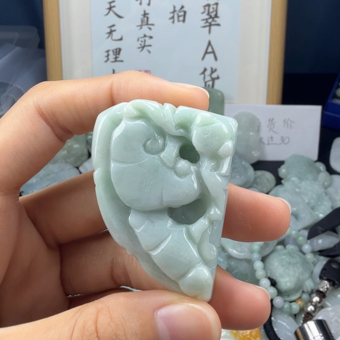 翡翠未镶嵌颈饰翡翠