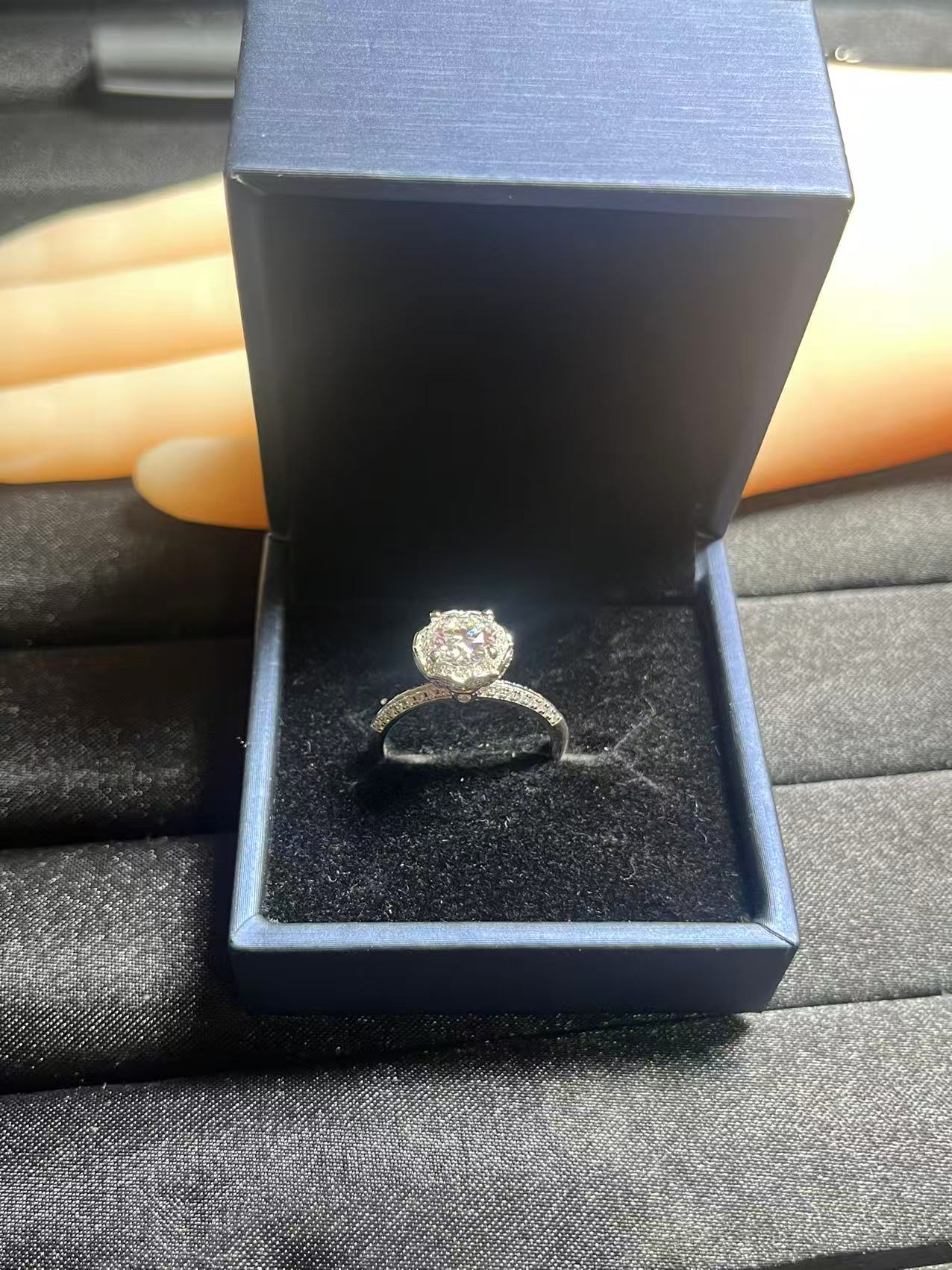 合金戒指 双色手捧花女戒F030