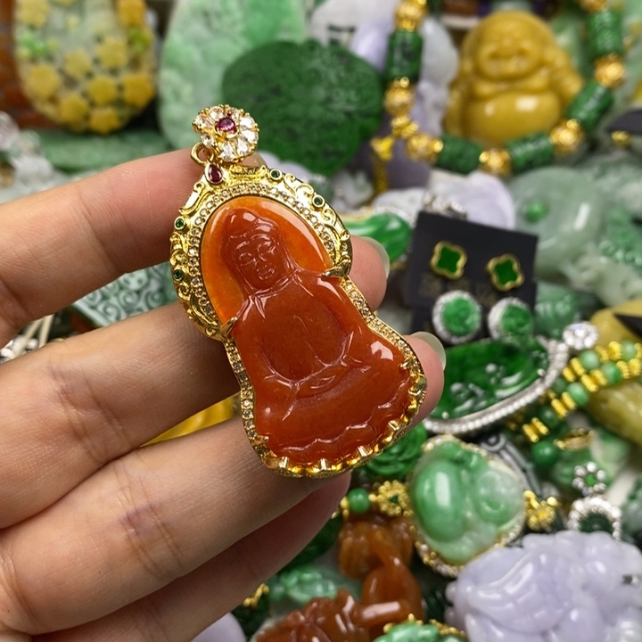 翡翠未镶嵌吊坠(赠链)