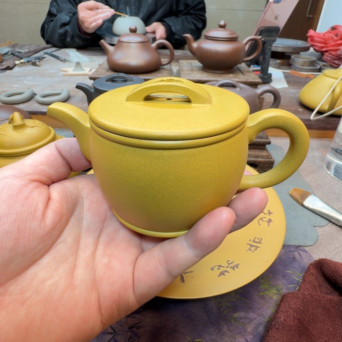 诚***本紫砂茶壶汉瓦壶（原矿黄金段泥200cc）