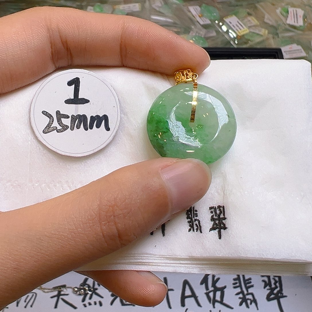 翡翠颈饰18K金镶嵌翡翠