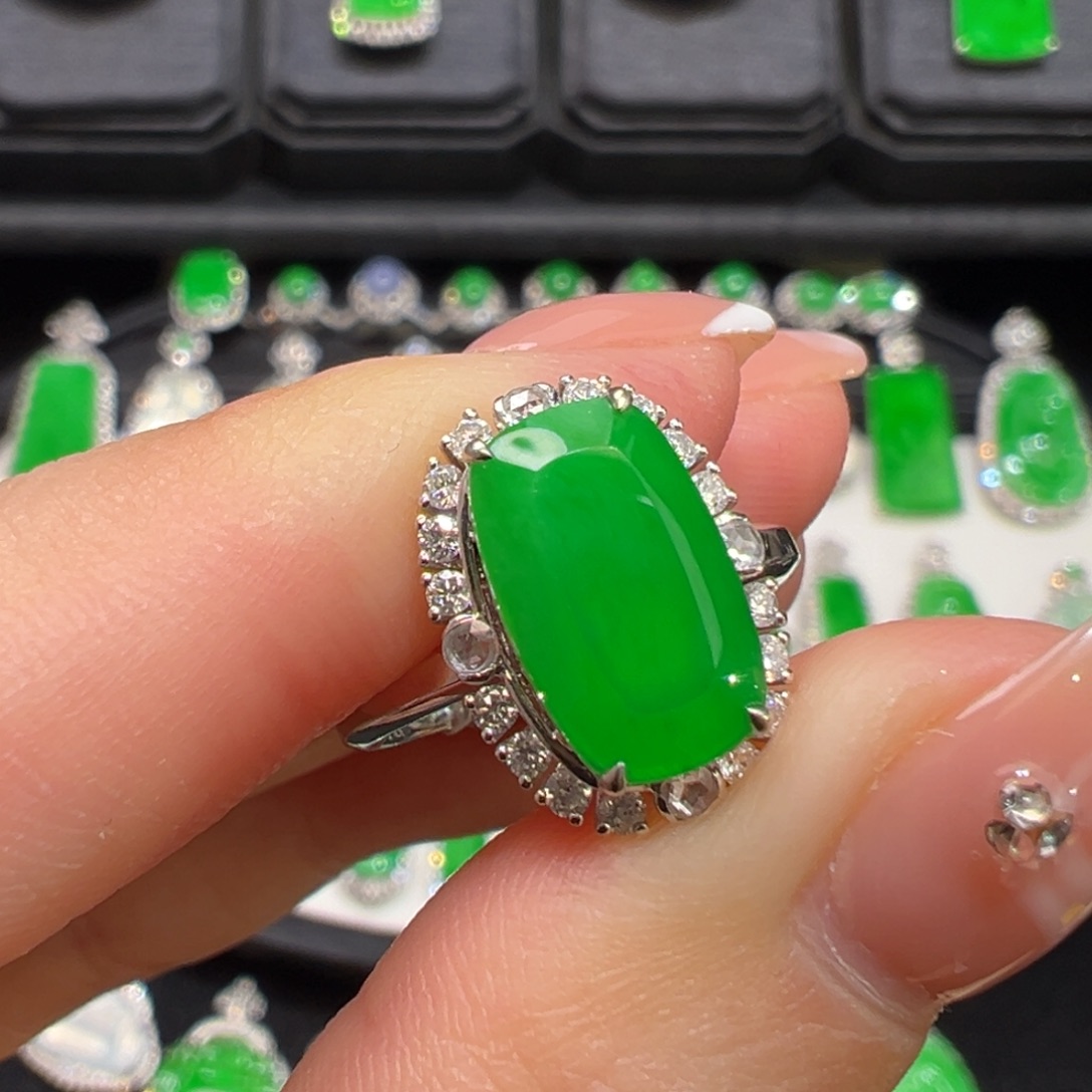 翡翠18K金镶嵌戒指收到货48小时鉴赏期