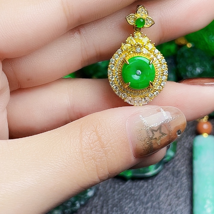 翡翠银S925镶嵌颈饰多样性