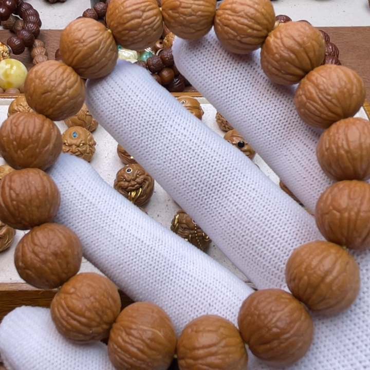 猴头核桃手串凤羽