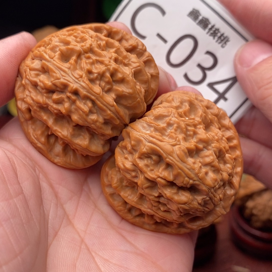 文玩核桃把件三角白43