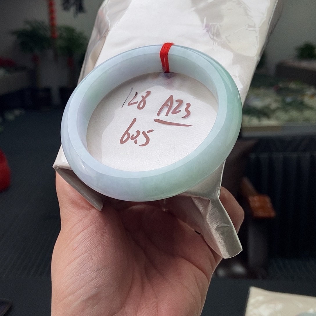 翡翠手镯未镶嵌拍一发一