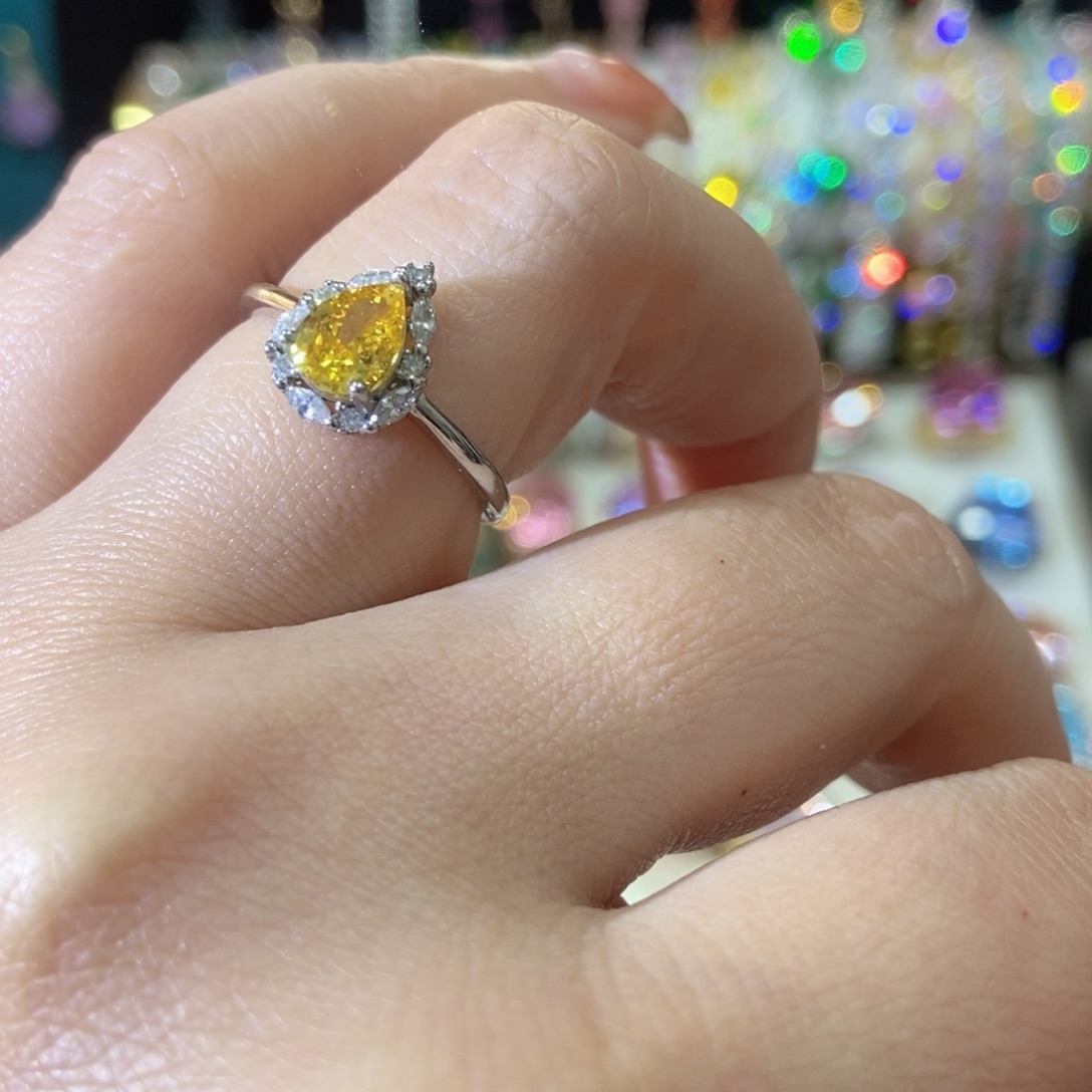 66锆石（处理）戒指