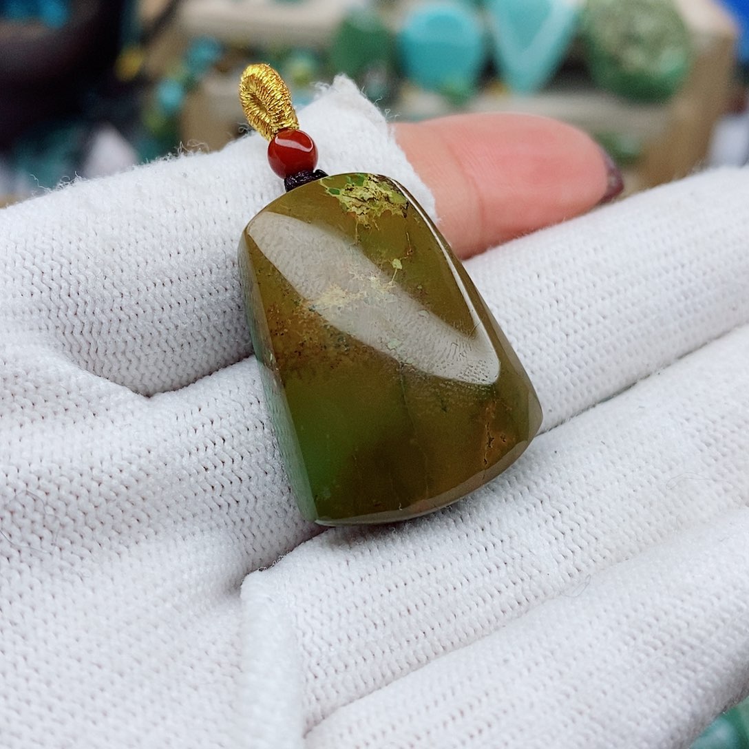 绿松石颈饰未镶嵌