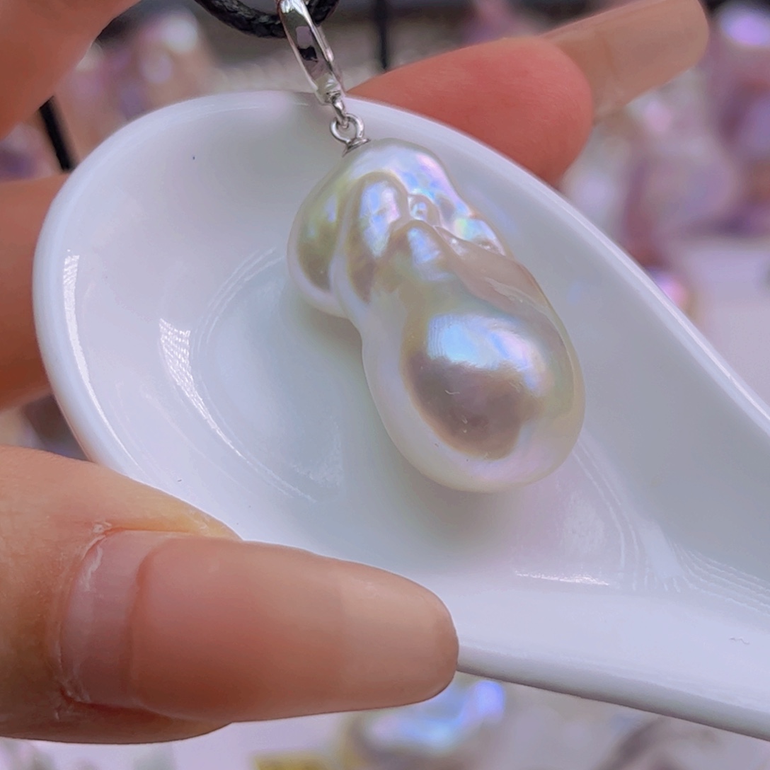 淡水珍珠吊坠(赠链)未镶嵌