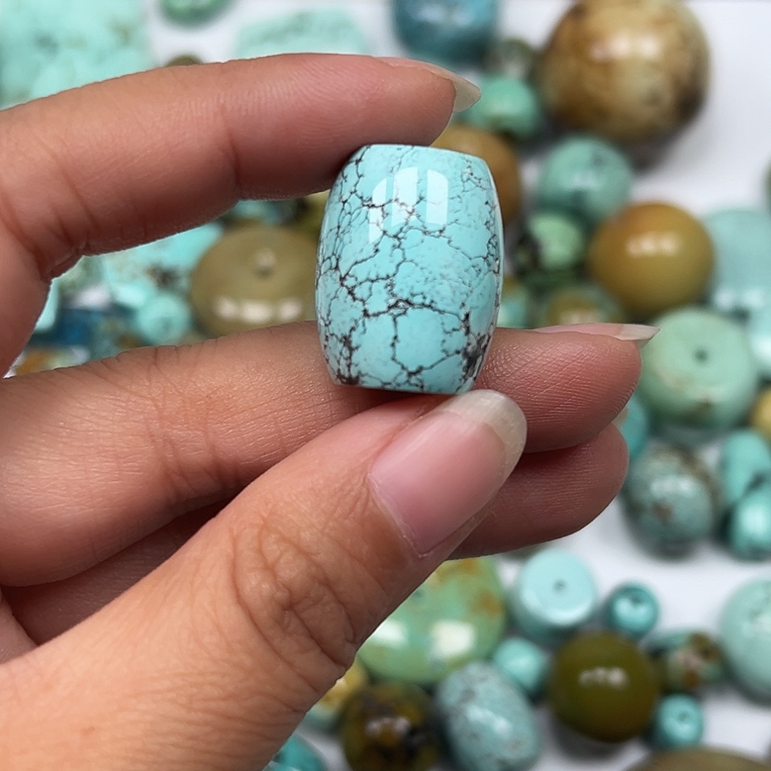 岁***谈绿松石未镶嵌珠宝奇石