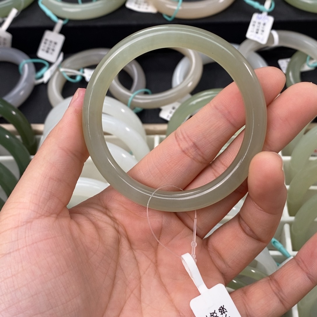 和田玉手镯未镶嵌54