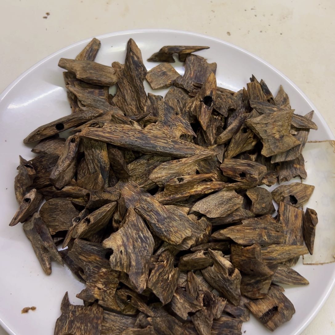 沉香沉香碎屑香脉块料100克